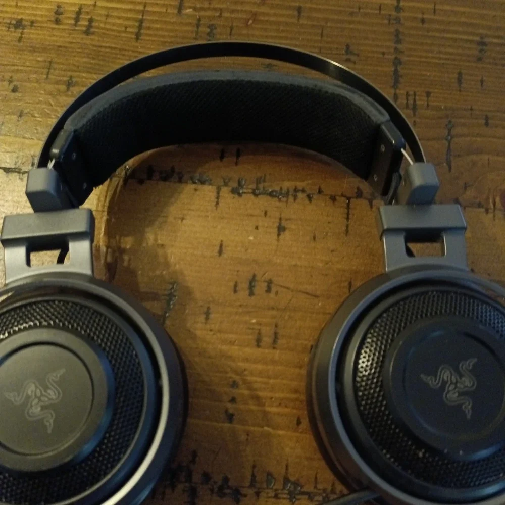 Razer Nari Ultimate Wireless 7.1 Surround Sound Gaming Headset NO DONGLE a1
